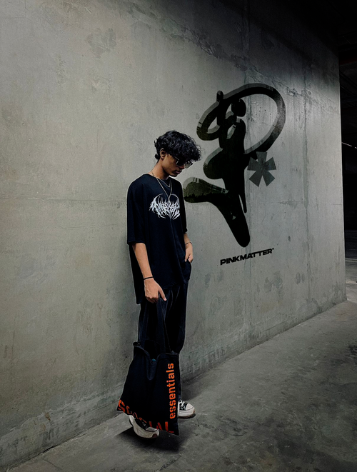 Narcissist V1 Playboi Carti black oversized tee model wear by Pink Matter